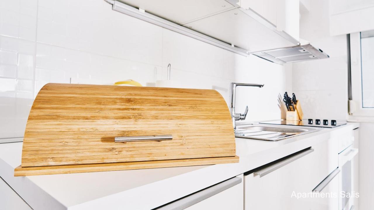 Salis Apartments Vrsi Luaran gambar