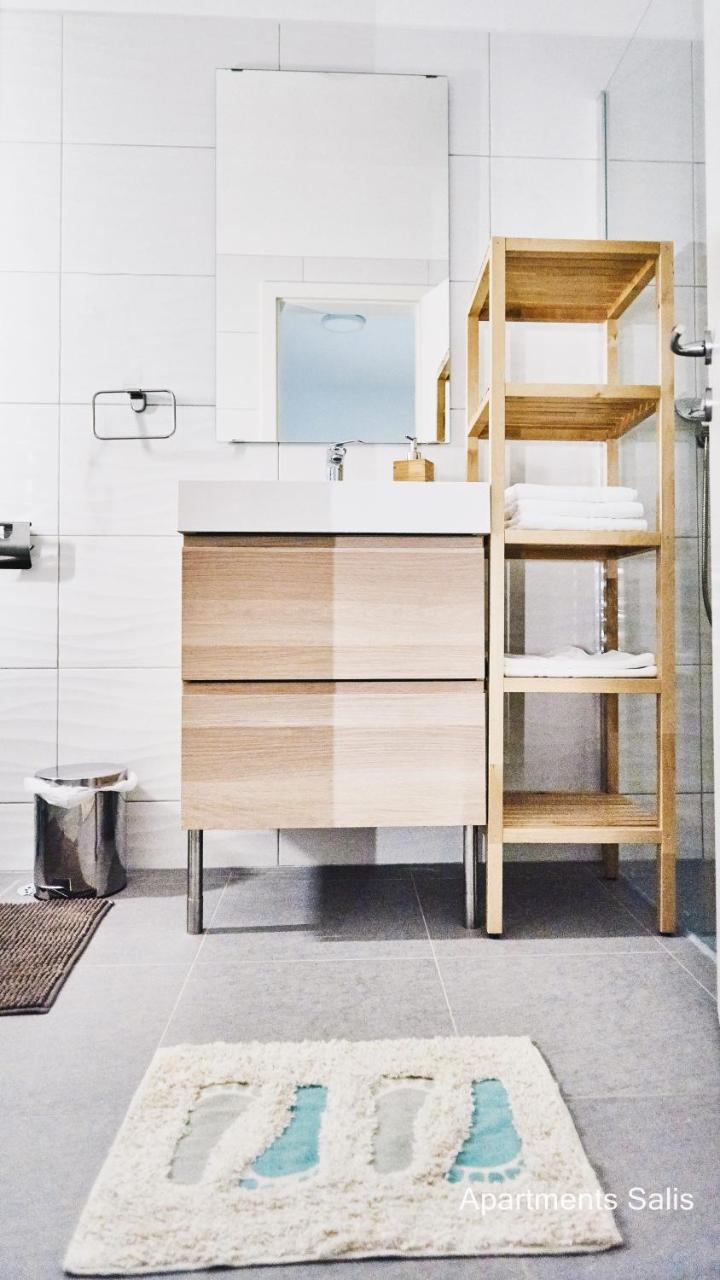 Salis Apartments Vrsi Luaran gambar