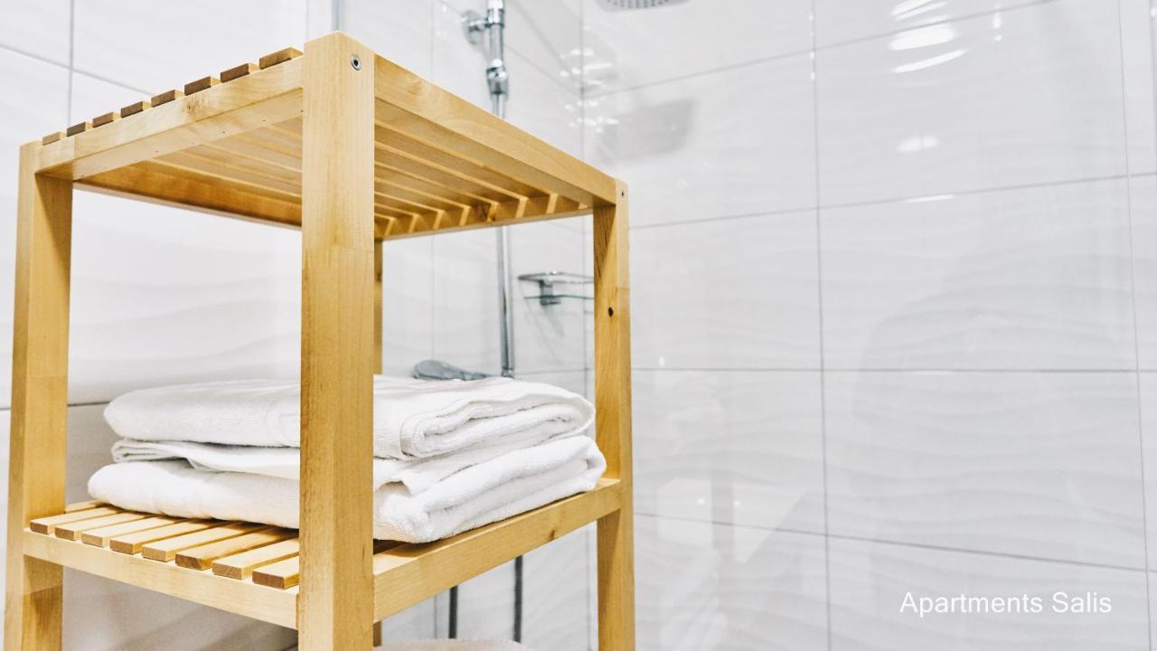 Salis Apartments Vrsi Luaran gambar